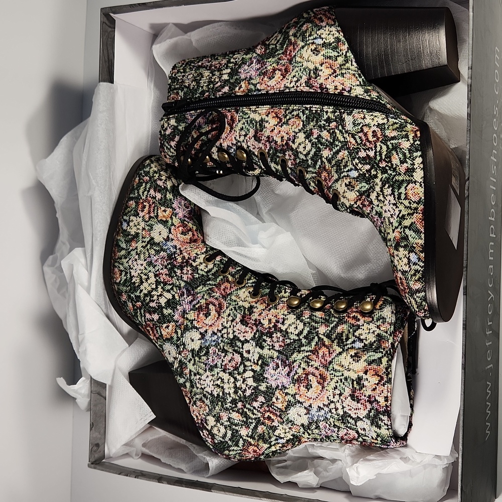 Jeffrey Campbell floral tapestry boots 8 nwt